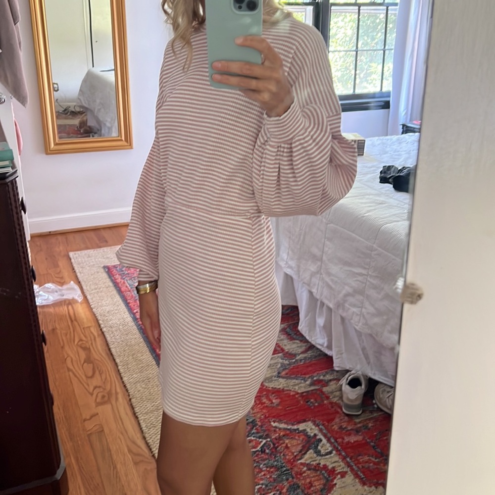 Dress - Picture 5 of 8